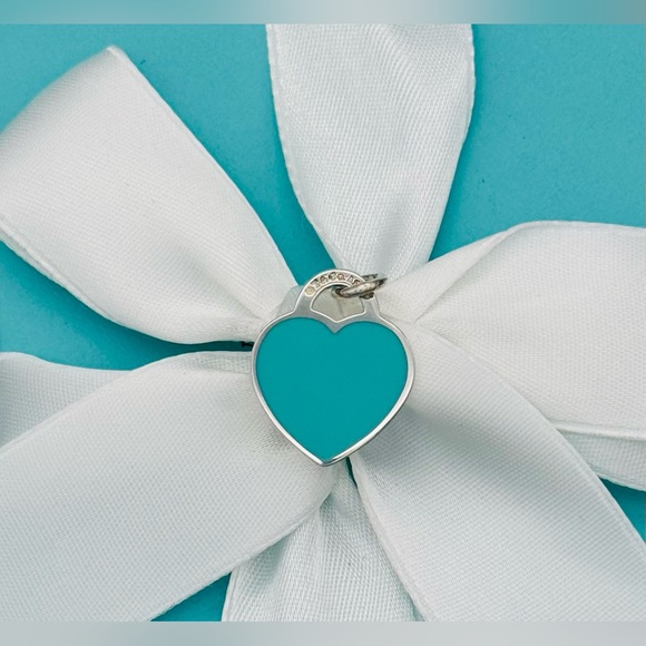 Tiffany & Co RTT Small Blue & Red Enamel RTT Heart Charm - Picture 4 of 6